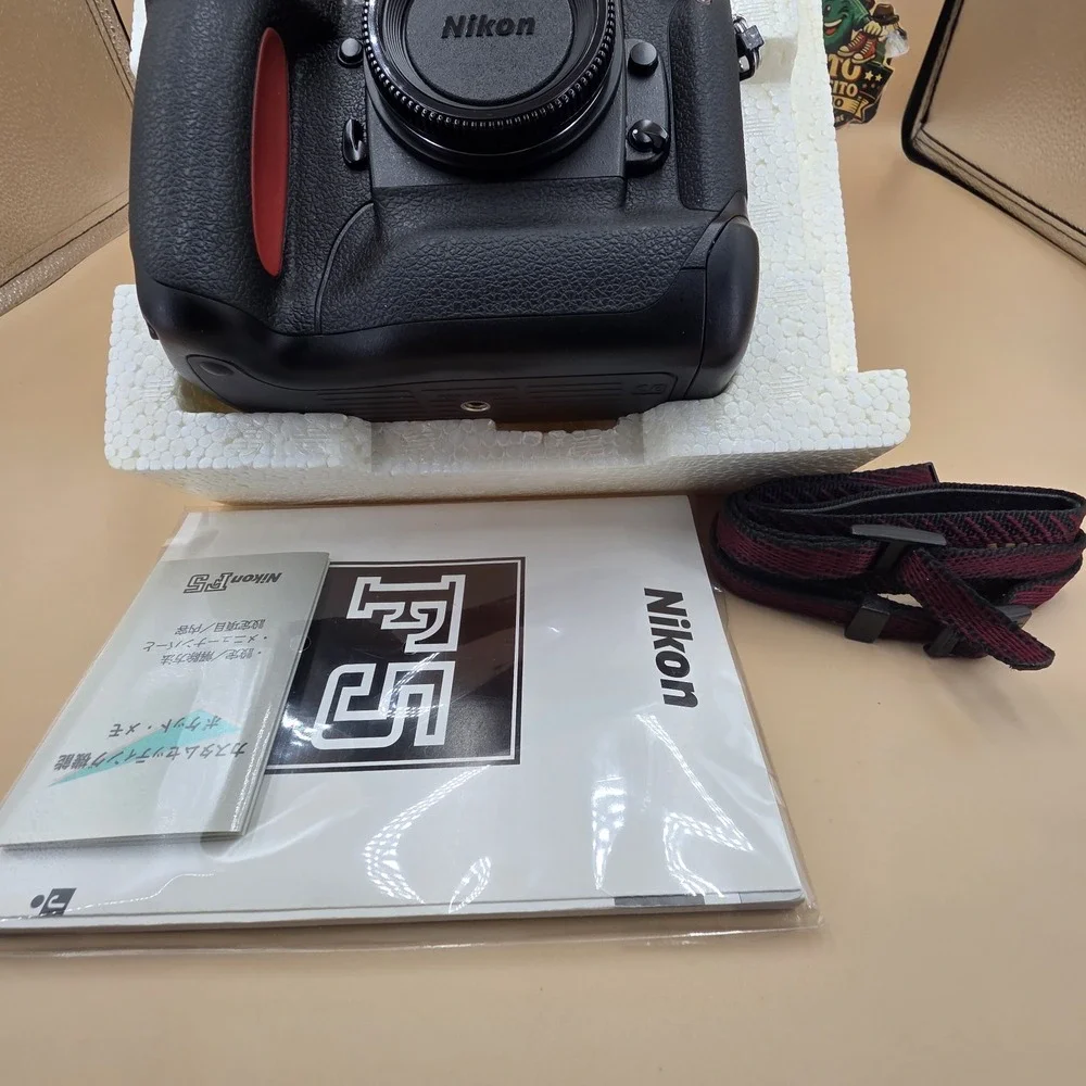 Nikon F5 35mm SLR Film Camera Body Black Auto/Manual Focus Meter New In Box